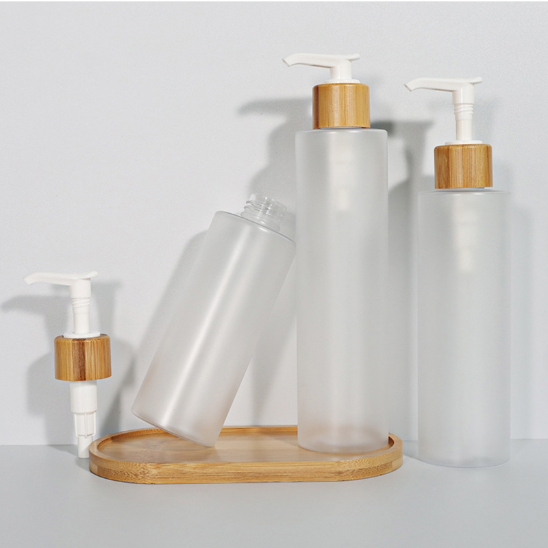Caidéal Sprae Bambú Frosted Buidéil Shampoo Plaisteacha Peataí Le Lid 120ml Caidéal Sprae Bambú Frosted Buidéil Shampoo Plaisteacha Peataí Le Lid 120ml