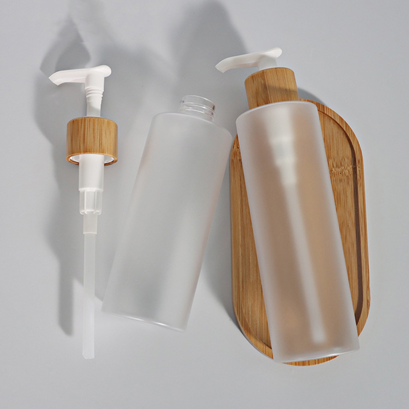 Caidéal Sprae Bambú Frosted Buidéil Shampoo Plaisteacha Peataí Le Lid 120ml Caidéal Sprae Bambú Frosted Buidéil Shampoo Plaisteacha Peataí Le Lid 120ml