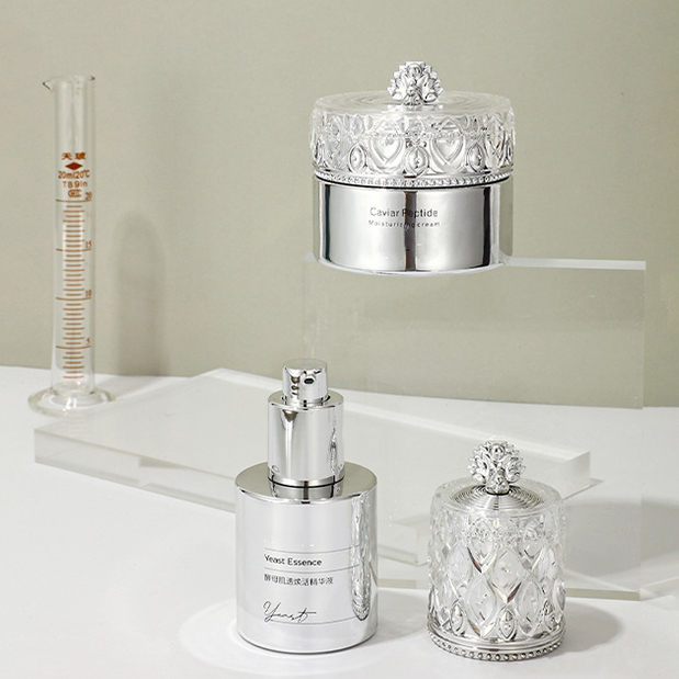 An chothromaíocht íogair i ndearadh buidéal cumhráin gloine: comhleá na praiticiúlacht agus na healaíne