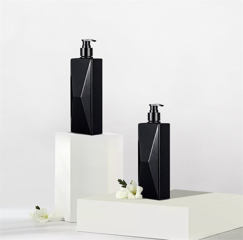 Stoc 700ml Pacáiste Shampoo Plaisteacha Teimhneach Stíl Cóiréis le haghaidh Seampú Baile i Buidéal Leacht Níochán Láimhe Leibhéal Ard-chuma