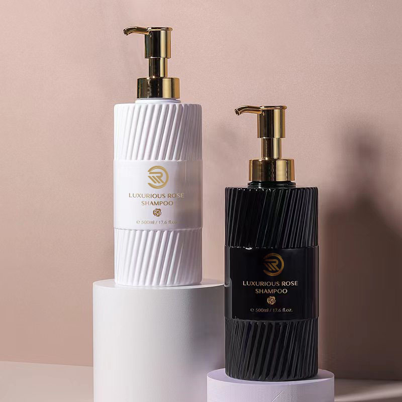 Éicea-chairdiúil 500ml Gualainn Maol Shampoo Cith Buidéal Glóthach Bán Stripe Dubh Fáscadh Caidéal Plaisteacha Pacáistiú Eibleacht Le Úsáid Lotion Éicea-chairdiúil 500ml Gualainn Maol Shampoo Cith Buidéal Glóthach Bán Stripe Dubh Fáscadh Caidéal Plaisteacha Pacáistiú Eibleacht Le Úsáid Lotion